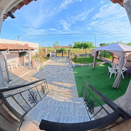 Thomas House - Xristos