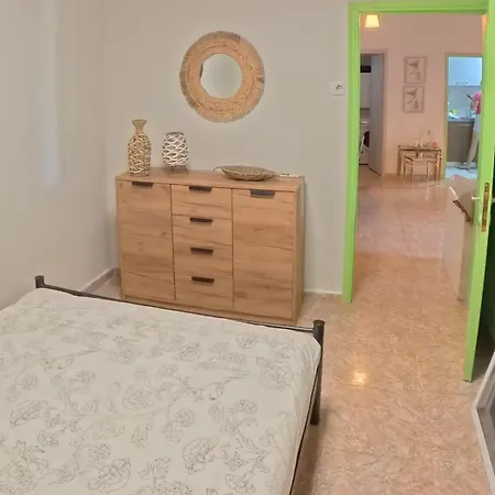 בית נופש Thomas House - Xristos