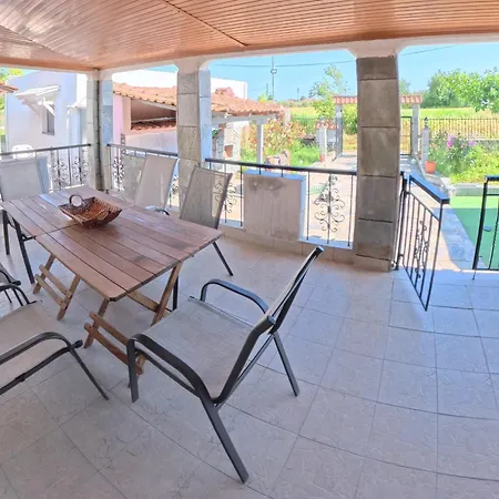 Thomas House - Xristos בית נופש *